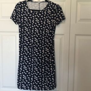 Old navy dress, tight to your body shirt material